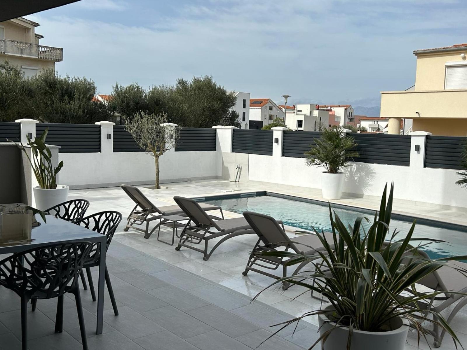 Apartments Cesare Nin Kültér fotó